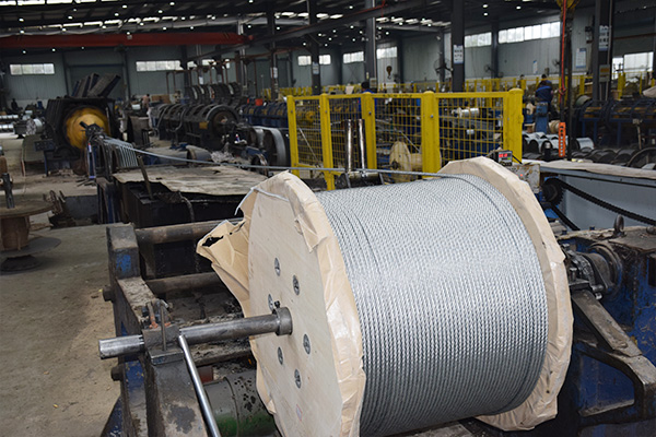 鋼絞線(xiàn).jpg 鋼絞線.jpg